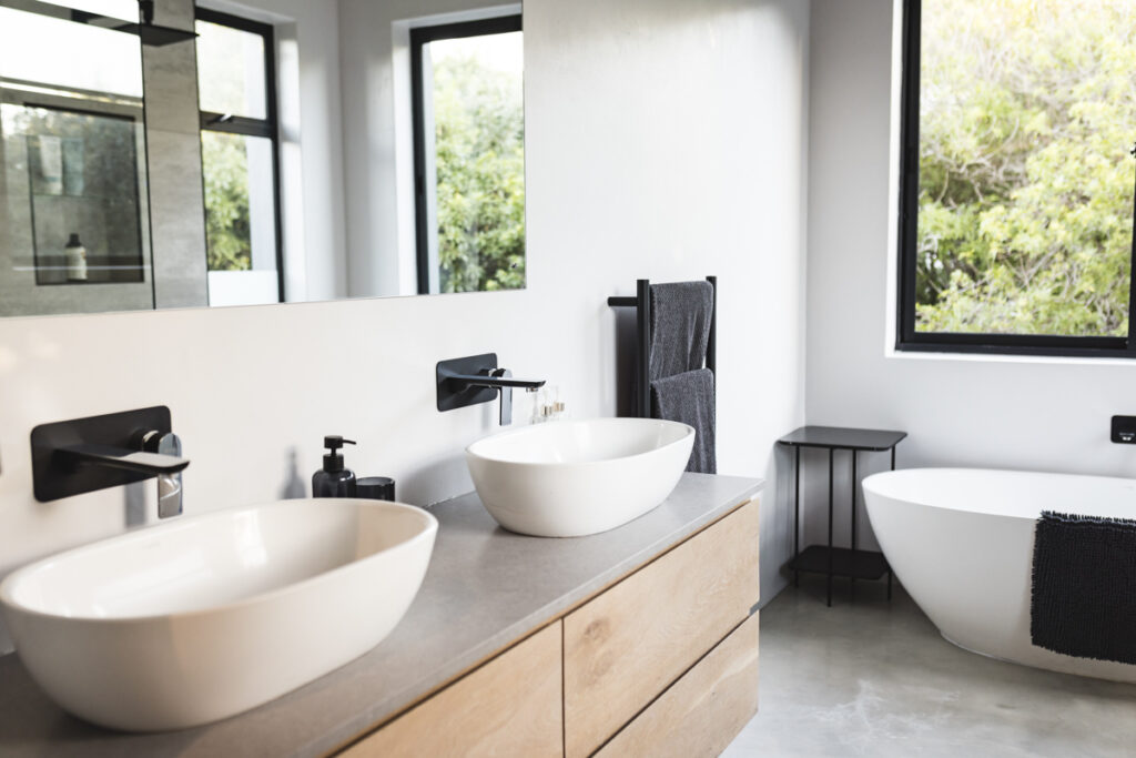 Modern master bathroom remodel in Miami