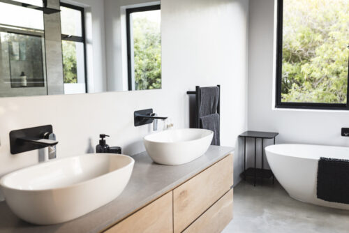 Modern master bathroom remodel in Miami